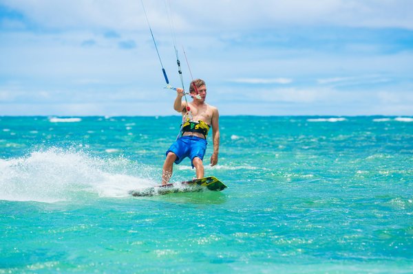 Quels sont les meilleurs spots pour faire du kitesurf à Le Morne, Maurice?